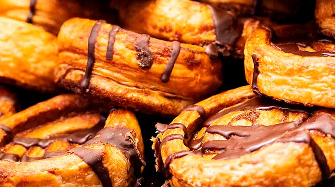 Hos Føtex Bager i Helsingør Bycenter har vi lækkert morgenbrød, friskbagt rugbrød, kagemænd og luksuskager